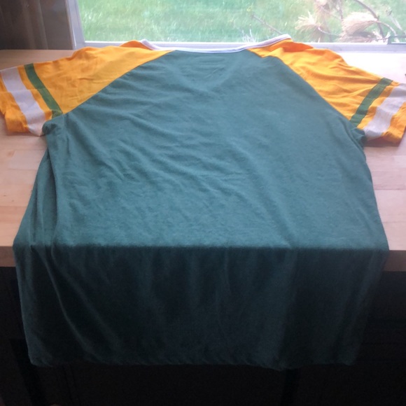 Woman’s Green Bay Packer Shirt - Picture 3 of 3